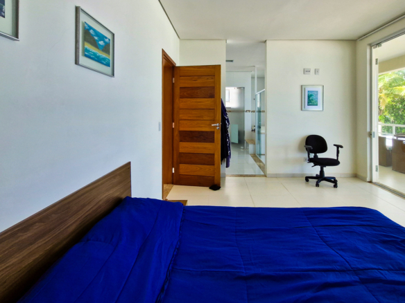 Casa Frente Mar de Luxo – 3 Pisos com Vista Panorâmica