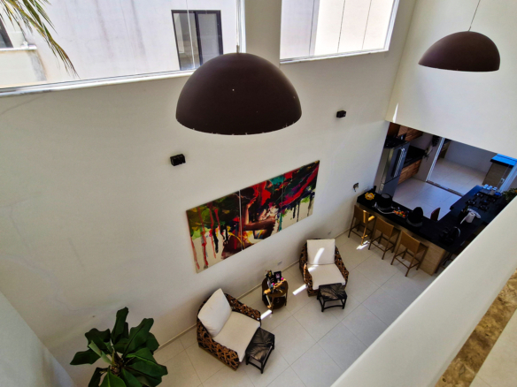 Casa Frente Mar de Luxo – 3 Pisos com Vista Panorâmica