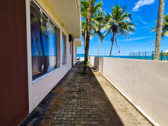 Casa Frente Mar de Luxo – 3 Pisos com Vista Panorâmica