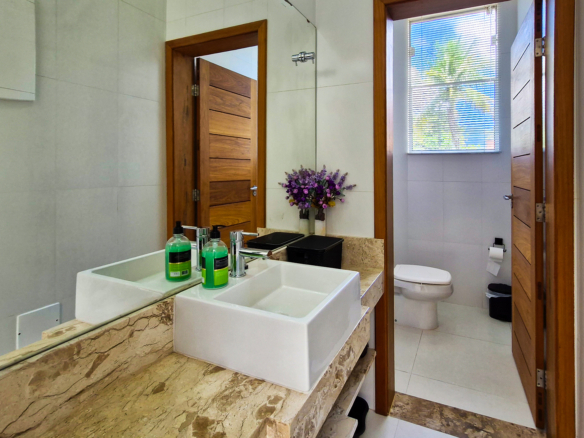 Casa Frente Mar de Luxo – 3 Pisos com Vista Panorâmica