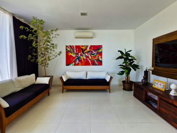 Casa Frente Mar de Luxo – 3 Pisos com Vista Panorâmica