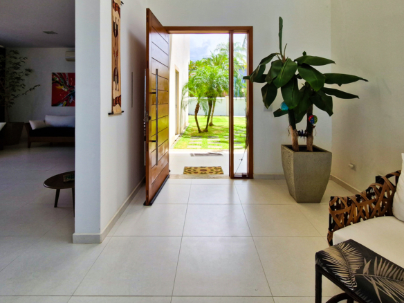Casa Frente Mar de Luxo – 3 Pisos com Vista Panorâmica