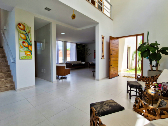 Casa Frente Mar de Luxo – 3 Pisos com Vista Panorâmica