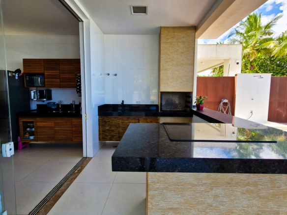 Casa Frente Mar de Luxo – 3 Pisos com Vista Panorâmica
