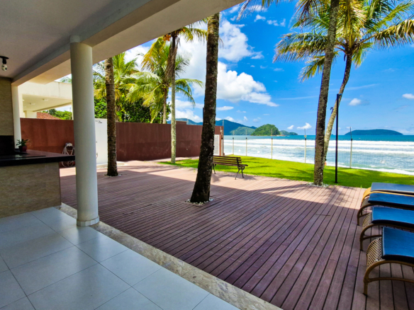 Casa Frente Mar de Luxo – 3 Pisos com Vista Panorâmica