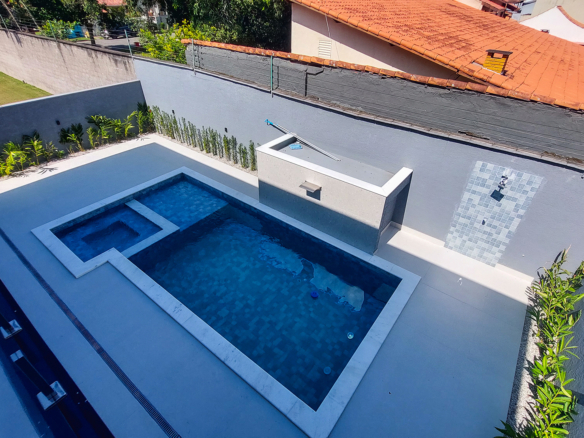 Casa nova com 6 suítes no Costa Nova Residence