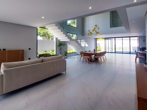 Casa nova com 6 suítes no Costa Nova Residence