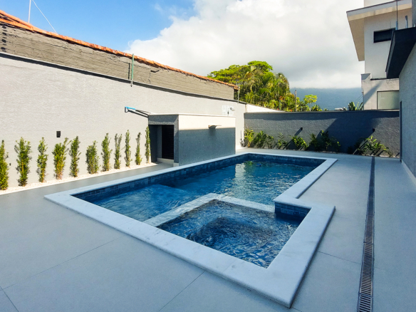 Casa nova com 6 suítes no Costa Nova Residence