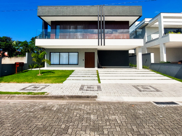 Casa nova com 6 suítes no Costa Nova Residence