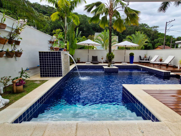 Casa de Luxo com Jacuzzi na Sala – Costa Nova Residence