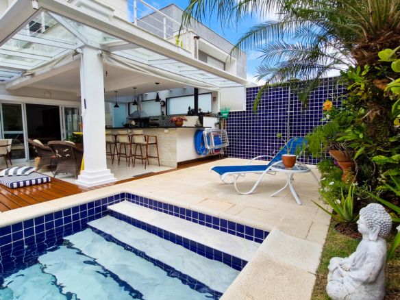 Casa de Luxo com Jacuzzi na Sala – Costa Nova Residence