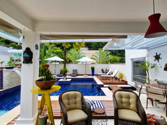 Casa de Luxo com Jacuzzi na Sala – Costa Nova Residence