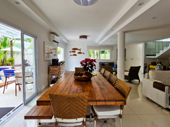Casa de Luxo com Jacuzzi na Sala – Costa Nova Residence