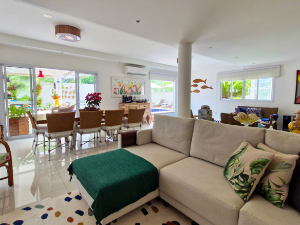 Casa de Luxo com Jacuzzi na Sala – Costa Nova Residence