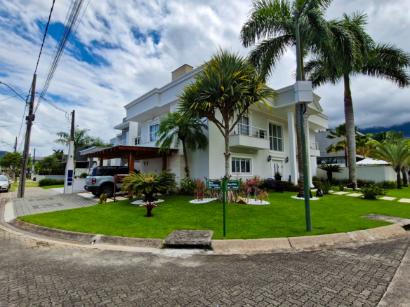 Casa de Luxo com Jacuzzi na Sala – Costa Nova Residence
