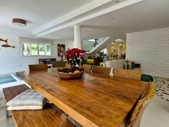 Casa de Luxo com Jacuzzi na Sala – Costa Nova Residence