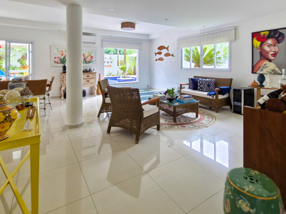 Casa de Luxo com Jacuzzi na Sala – Costa Nova Residence