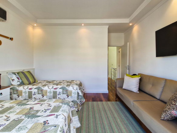 Casa de Luxo com Jacuzzi na Sala – Costa Nova Residence