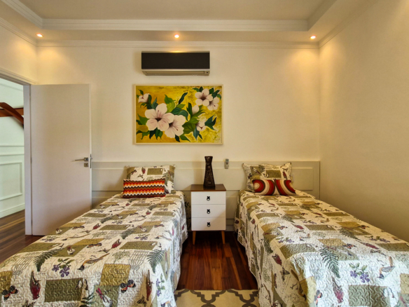 Casa de Luxo com Jacuzzi na Sala – Costa Nova Residence