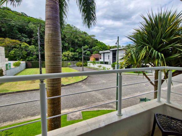 Casa de Luxo com Jacuzzi na Sala – Costa Nova Residence