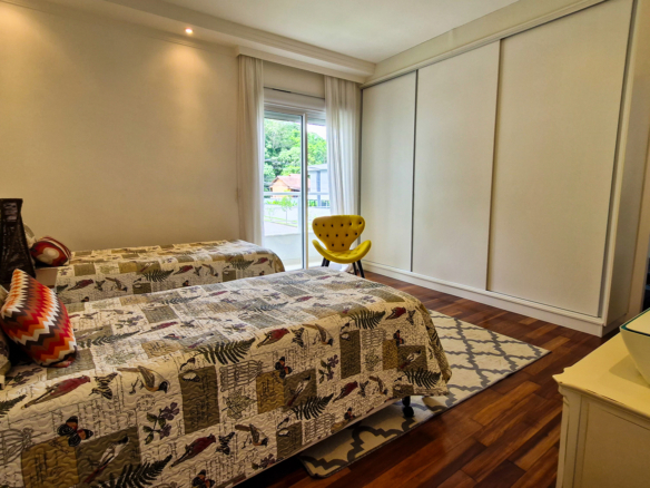 Casa de Luxo com Jacuzzi na Sala – Costa Nova Residence