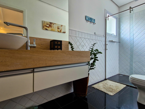 Casa de Luxo com Jacuzzi na Sala – Costa Nova Residence