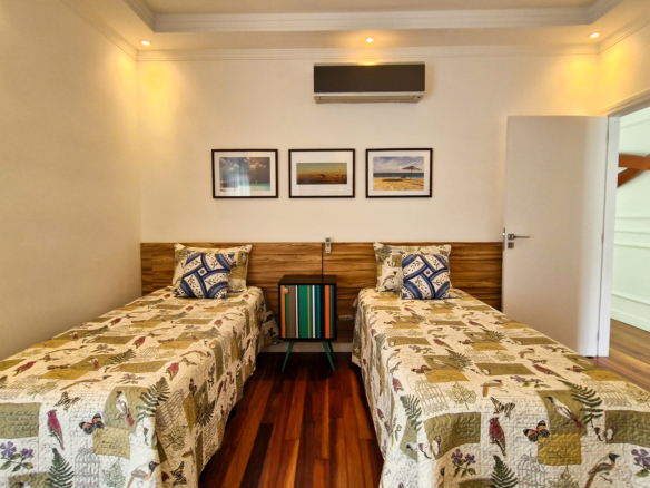 Casa de Luxo com Jacuzzi na Sala – Costa Nova Residence