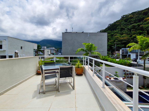 Casa de Luxo com Jacuzzi na Sala – Costa Nova Residence