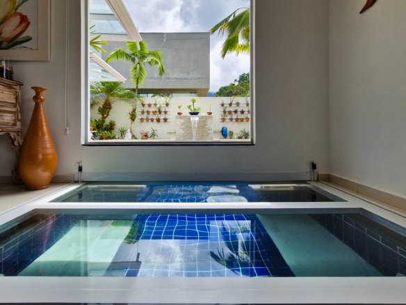 Casa de Luxo com Jacuzzi na Sala – Costa Nova Residence