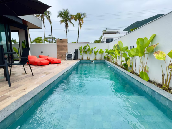 Casa à locação frente mar em Ubatuba no Condomínio Salga Lagoinha