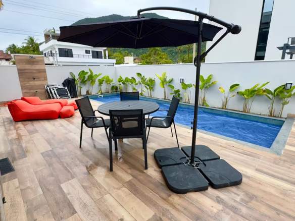 Casa à locação frente mar em Ubatuba no Condomínio Salga Lagoinha
