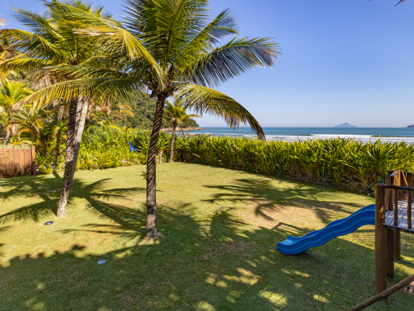 Casa exclusiva frente ao mar na Praia da Baleia
