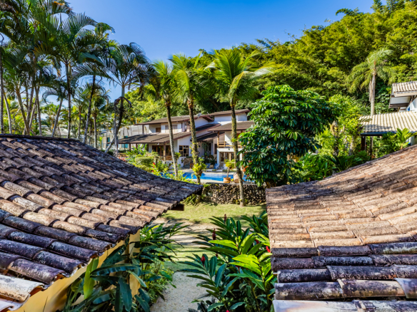 Casa exclusiva frente ao mar na Praia da Baleia