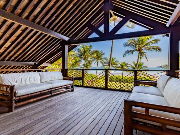 Casa exclusiva frente ao mar na Praia da Baleia