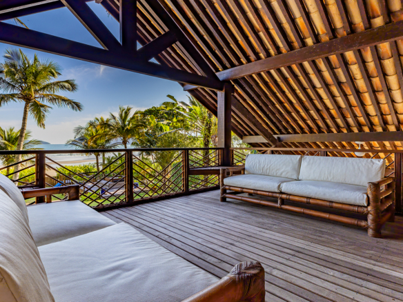 Casa exclusiva frente ao mar na Praia da Baleia