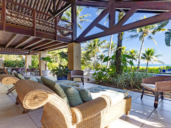Casa exclusiva frente ao mar na Praia da Baleia