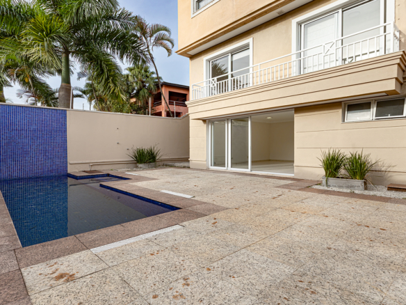 Casa ampla em condomínio exclusivo no Morumbi