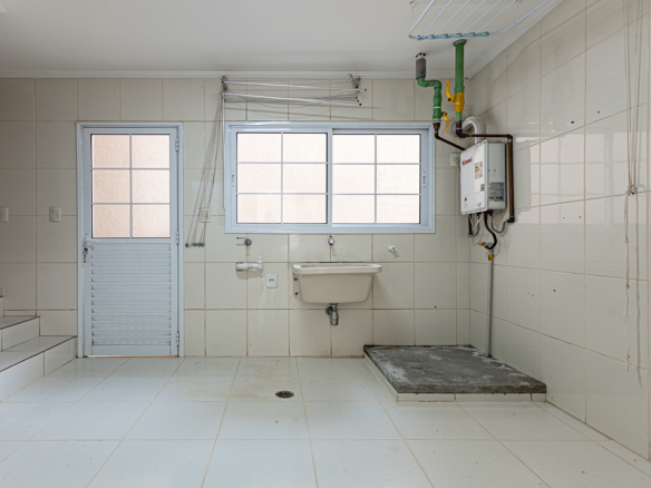 Casa ampla em condomínio exclusivo no Morumbi