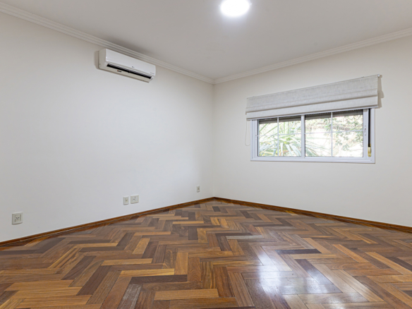 Casa ampla em condomínio exclusivo no Morumbi