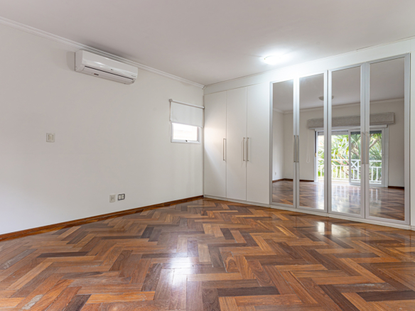 Casa ampla em condomínio exclusivo no Morumbi