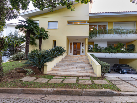 Elegante Residência em Condomínio Exclusivo no Morumbi