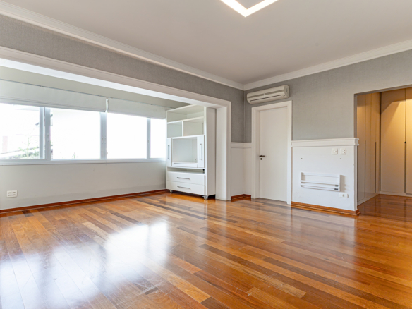 Elegante Residência em Condomínio Exclusivo no Morumbi