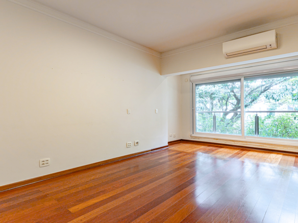 Elegante Residência em Condomínio Exclusivo no Morumbi
