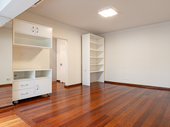 Elegante Residência em Condomínio Exclusivo no Morumbi