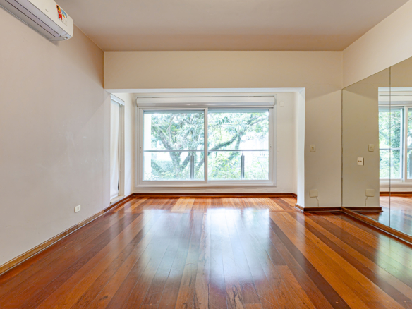 Elegante Residência em Condomínio Exclusivo no Morumbi