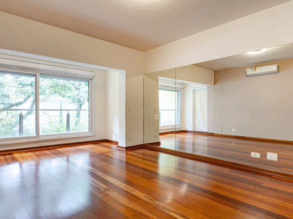 Elegante Residência em Condomínio Exclusivo no Morumbi
