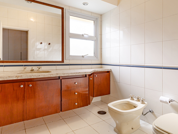 Elegante Residência em Condomínio Exclusivo no Morumbi