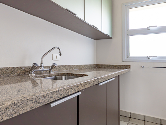 Elegante Residência em Condomínio Exclusivo no Morumbi
