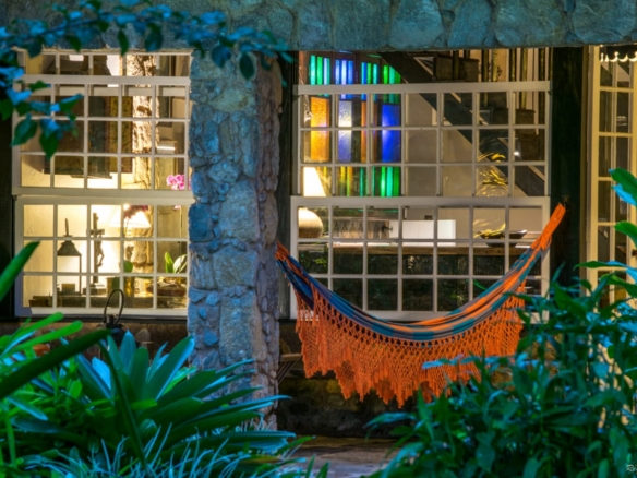 Residência Histórica de Alto Padrão em Paraty — Charme, Exclusividade e Estilo de Vida Único