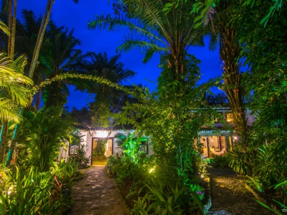 Residência Histórica de Alto Padrão em Paraty — Charme, Exclusividade e Estilo de Vida Único
